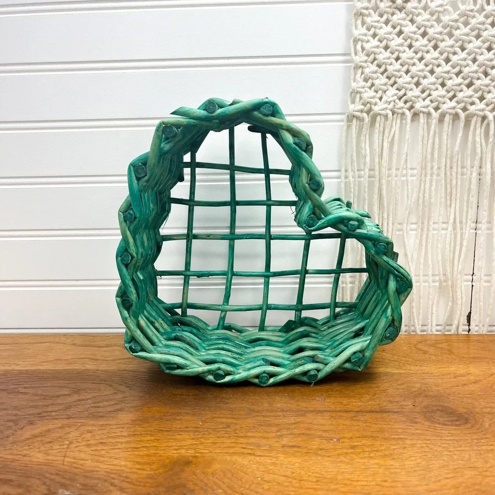 Vintage Green‎ Heart Wicker Basket: Boho Wall Decor